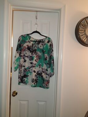 NY Collection Green and White Floral Blouse